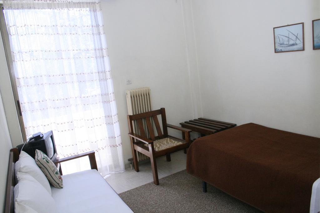 Aparthotel Iliahtides Amarynthos Phòng bức ảnh