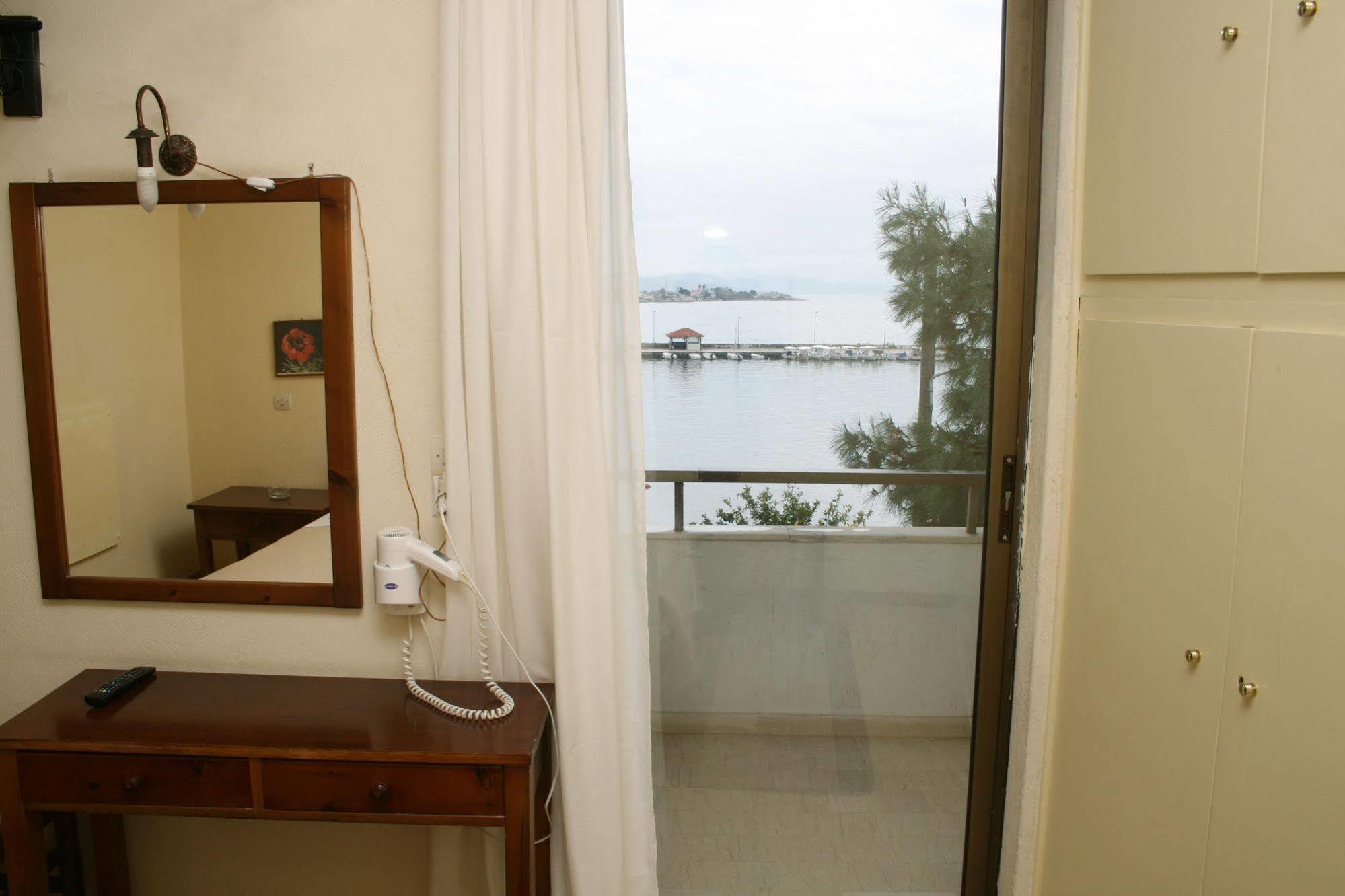 Aparthotel Iliahtides Amarynthos Ngoại thất bức ảnh
